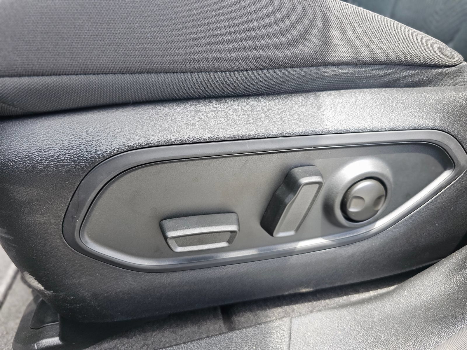 New 2026 Jeep Cherokee Laredo AWD/4WD image 19