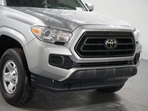 Certified 2022 Toyota Tacoma SR AWD/4WD image 4