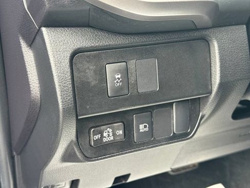 Certified 2023 Toyota Tacoma SR5 AWD/4WD image 39