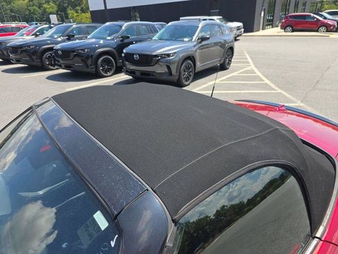 Certified 2022 MAZDA MX-5 Miata Club RWD image 11