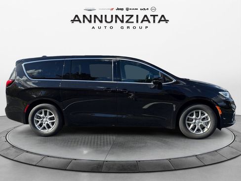New 2026 Chrysler Pacifica Select image 6