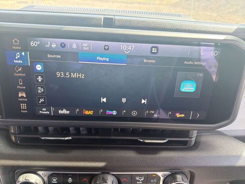 Used 2025 Jeep Wrangler Unlimited Sport S 4xe AWD/4WD image 12