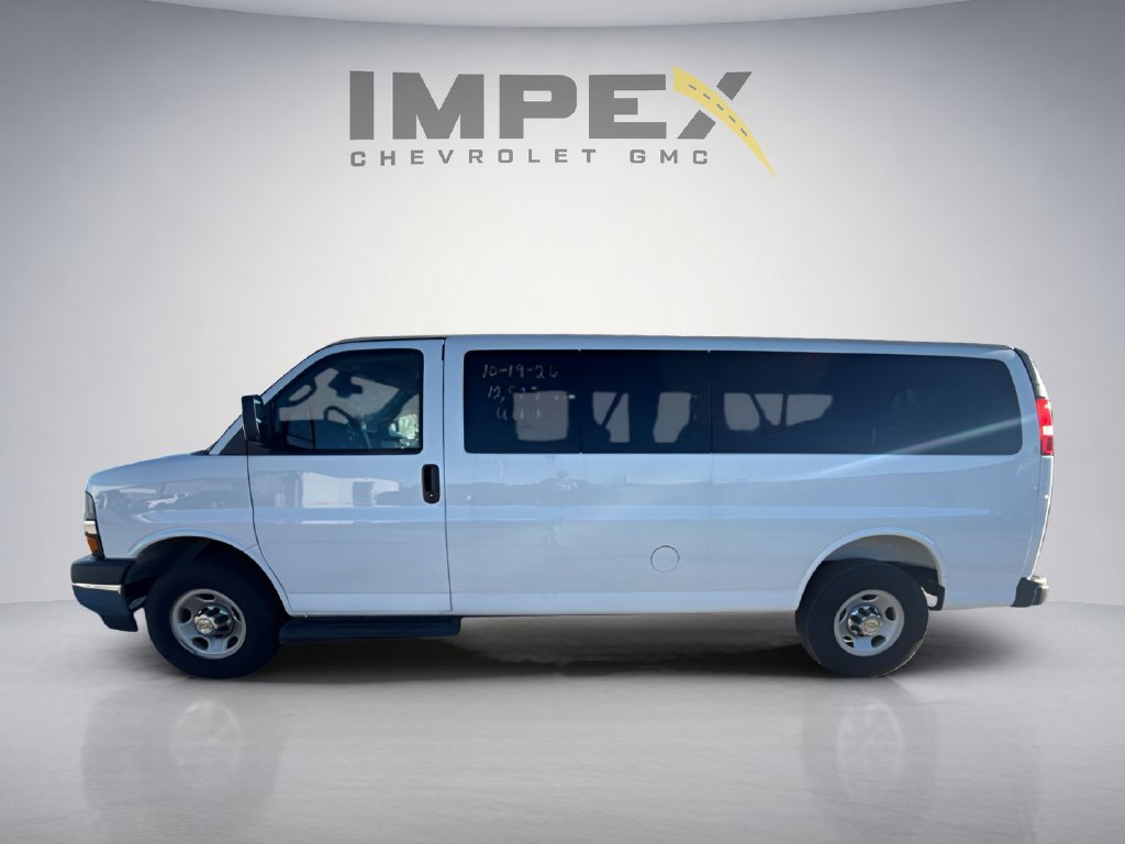 Used 2025 Chevrolet Express 3500 LT w/ LT Preferred Equipment Group RWD image 2