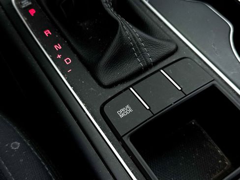 Used 2019 Kia Sorento LX image 8