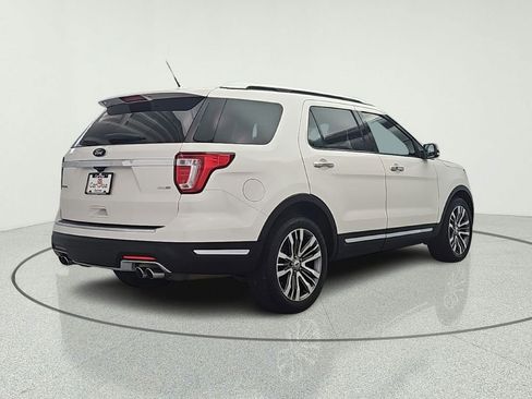 Used 2018 Ford Explorer Platinum AWD/4WD image 7