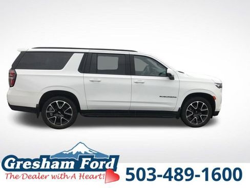 Used 2021 Chevrolet Suburban RST w/ Luxury Package AWD/4WD image 12