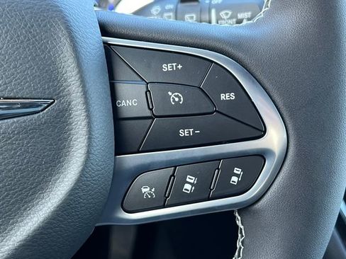 New 2026 Chrysler Pacifica Select image 24