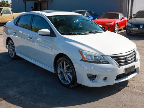 Used 2014 Nissan Sentra SR w/ Premium Package image 15