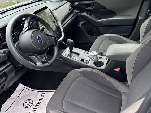 Used 2025 Subaru Crosstrek 2.0i Premium image 2