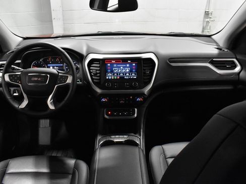 Used 2023 GMC Acadia SLT w/ Preferred Package image 7