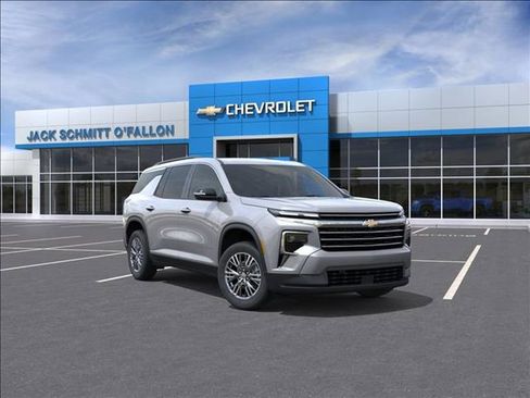New 2026 Chevrolet Traverse LT w/ Driver Confidence Package FWD image 1