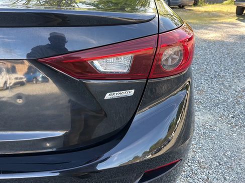 Used 2018 MAZDA MAZDA3 Touring image 8