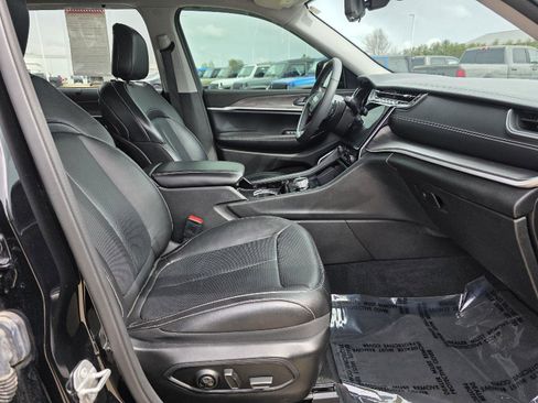 Used 2023 Jeep Grand Cherokee L Limited w/ Luxury Tech Group II image 29