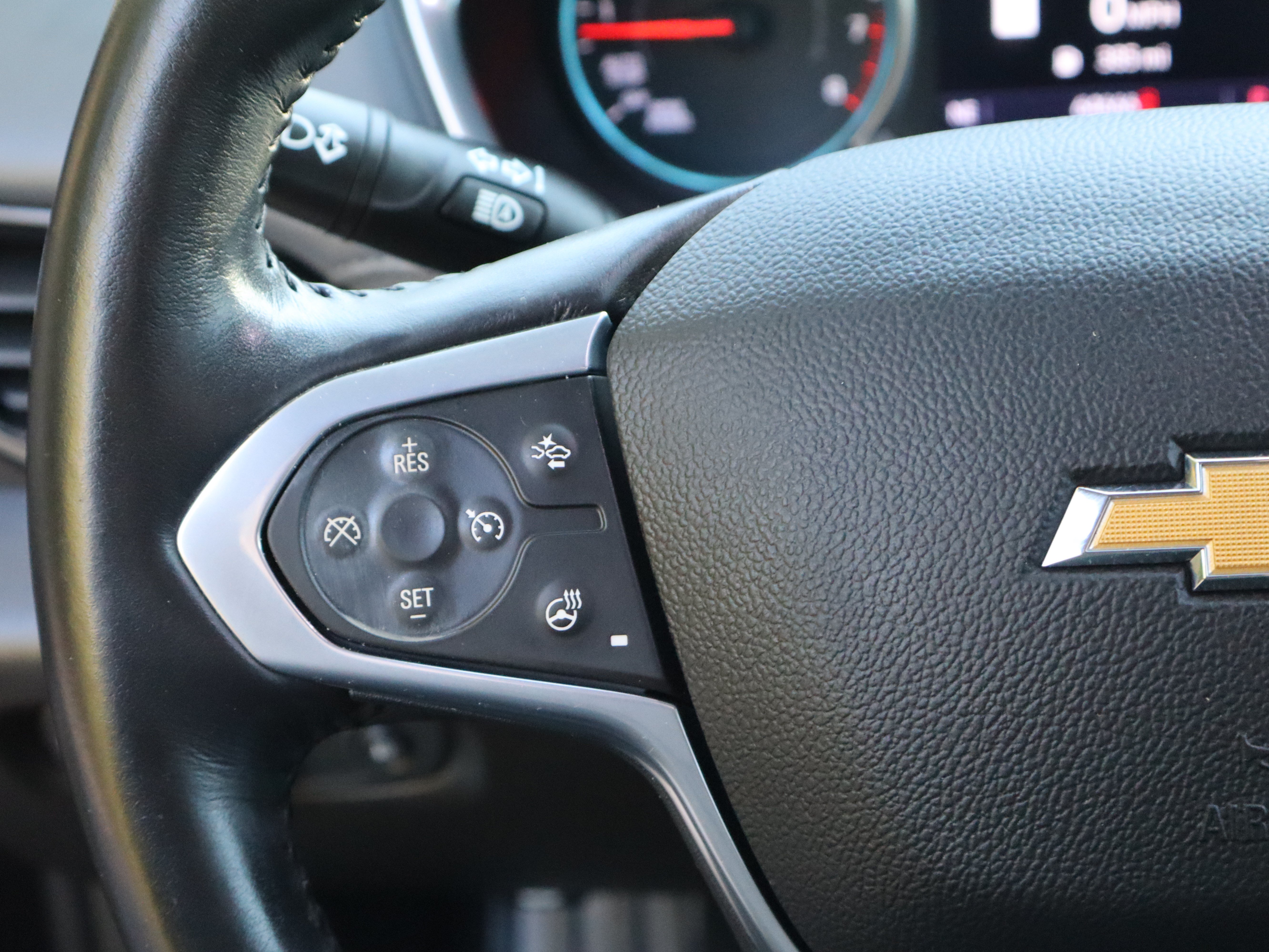 Used 2021 Chevrolet Traverse Premier FWD image 26