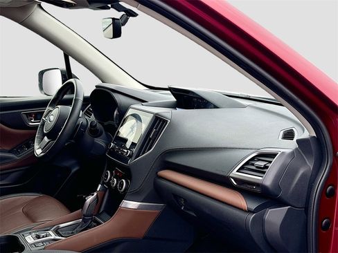 Used 2024 Subaru Forester Touring image 31
