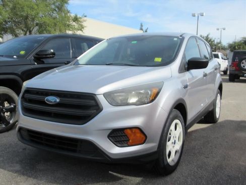 Used 2018 Ford Escape S image 2