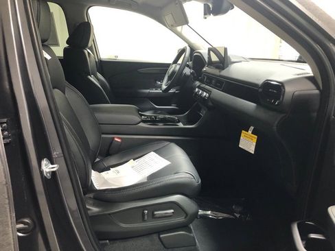 New 2026 Honda Pilot Touring image 13