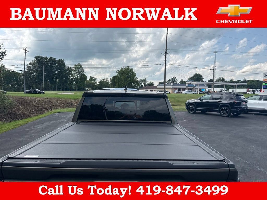 Used 2025 Toyota Tacoma Limited AWD/4WD image 25