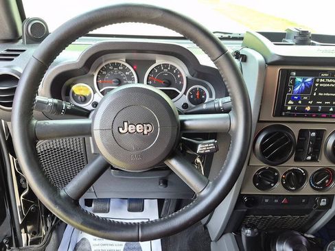 Used 2009 Jeep Wrangler Unlimited Rubicon w/ Trailer Tow Group AWD/4WD image 27