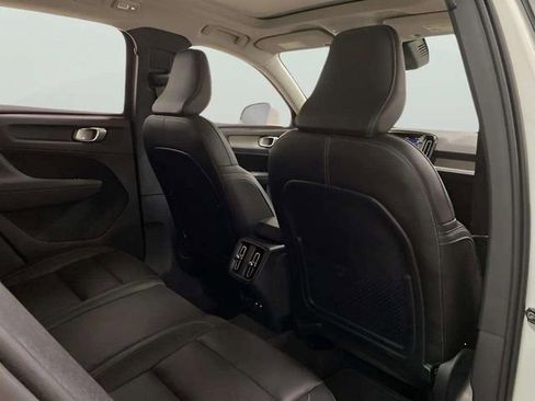 Used 2025 Volvo XC40 B5 Plus image 72