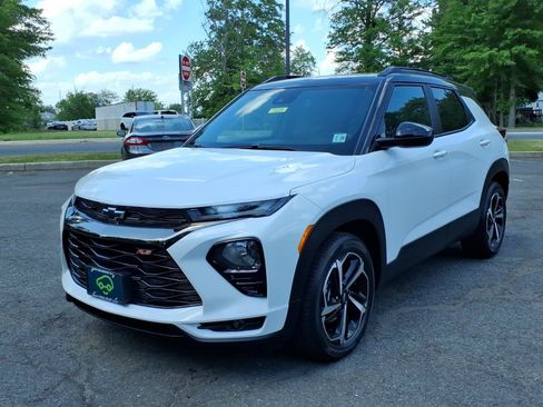 Certified 2023 Chevrolet TrailBlazer RS w/ Convenience Package FWD image 3