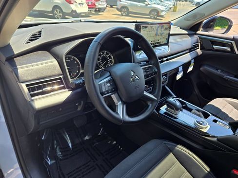 New 2026 Mitsubishi Outlander AWD image 19