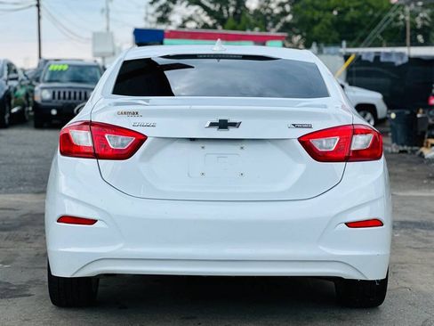 Used 2017 Chevrolet Cruze Premier FWD image 4