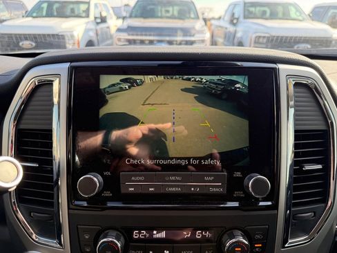 Used 2021 Nissan Titan SV w/ SV Convenience Package image 28