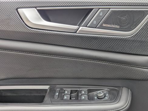 Used 2025 Volkswagen Atlas Cross Sport SEL Premium R-Line image 16