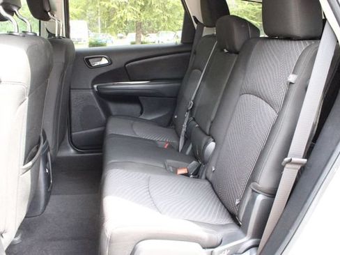 Used 2020 Dodge Journey SE w/ Blacktop Package FWD image 13