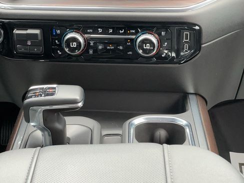 Certified 2024 GMC Sierra 1500 SLT w/ SLT Premium Plus Package AWD/4WD image 15