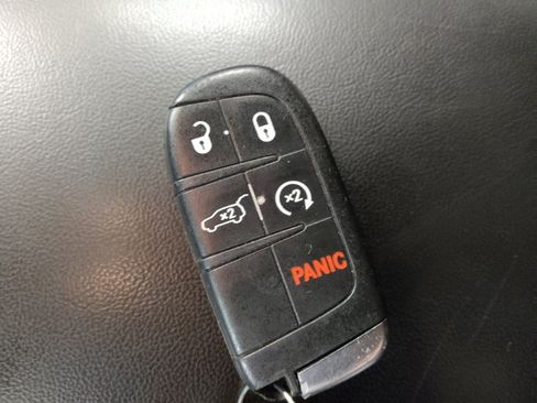 Used 2021 Jeep Grand Cherokee Limited w/ Luxury Group II image 32