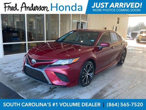 Used 2018 Toyota Camry L image 1