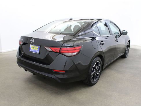 Used 2025 Nissan Sentra SV FWD image 5