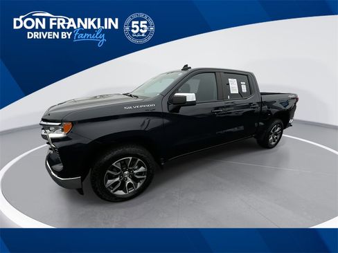 Used 2024 Chevrolet Silverado 1500 LT image 1