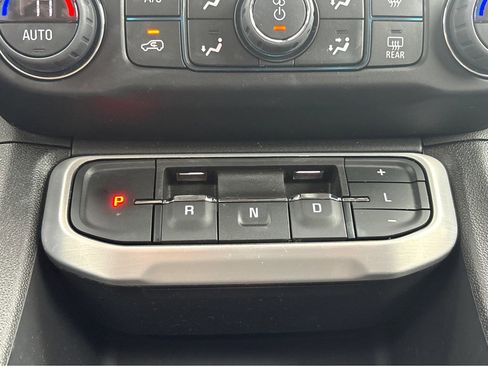 Used 2023 GMC Acadia SLE w/ Driver Convenience Package image 17