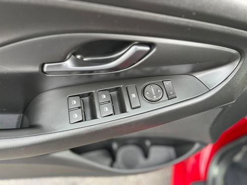 Used 2019 Hyundai Elantra GT N Line image 17