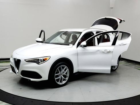 Used 2019 Alfa Romeo Stelvio AWD image 9