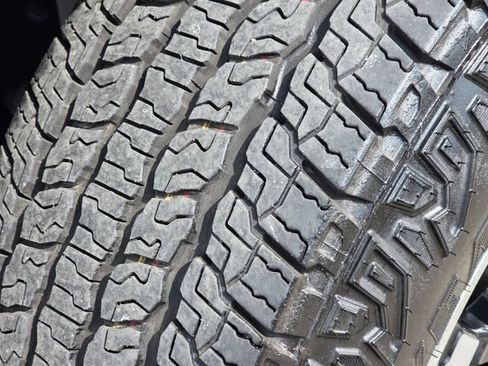 Used 2026 Chevrolet Traverse Z71 w/ LPO, Floor Liner Package image 21