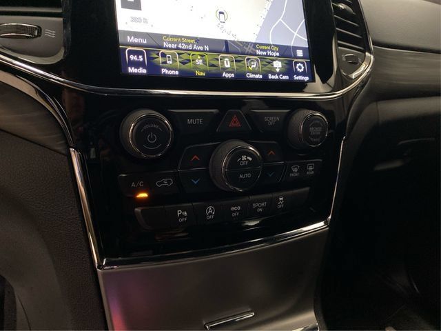 Used 2020 Jeep Grand Cherokee Altitude AWD/4WD image 31