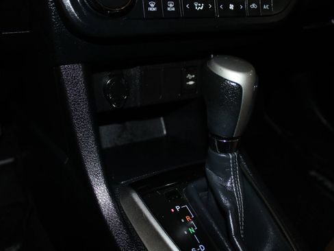 Used 2014 Toyota Corolla LE FWD image 16