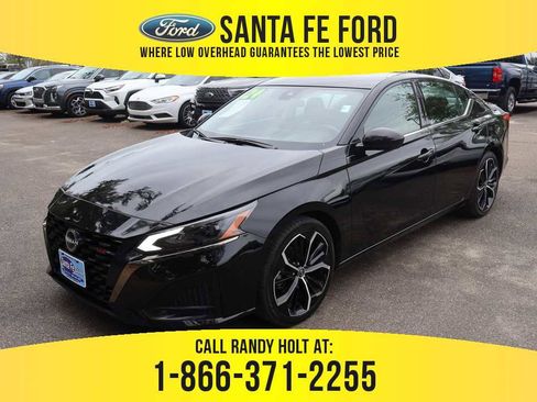 Used 2024 Nissan Altima 2.5 SR image 1