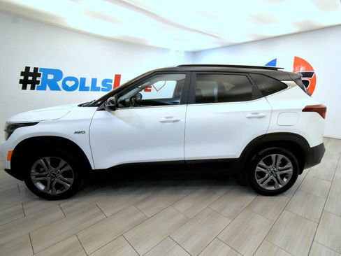 Used 2021 Kia Seltos S AWD/4WD image 2