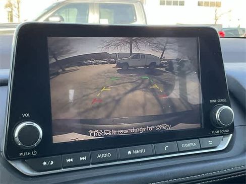 Used 2022 Nissan Rogue SV image 21