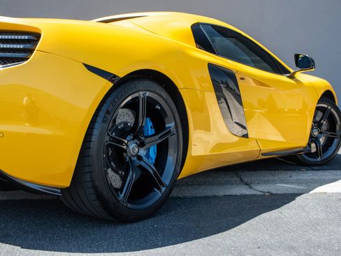 Used 2015 McLaren 650S Spider image 22