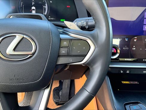 Used 2023 Lexus RZ 450e Premium image 23