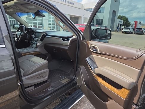 Used 2019 GMC Yukon XL Denali w/ Denali Ultimate Package AWD/4WD image 32