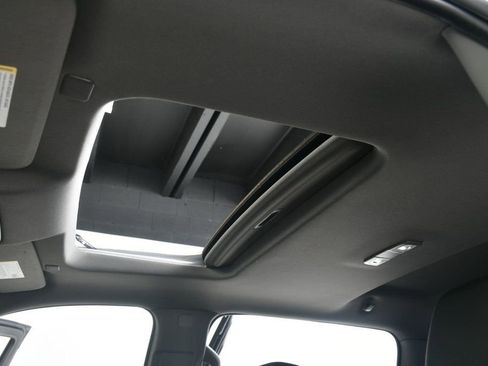 Used 2023 GMC Sierra 1500 SLT w/ SLT Premium Package image 7