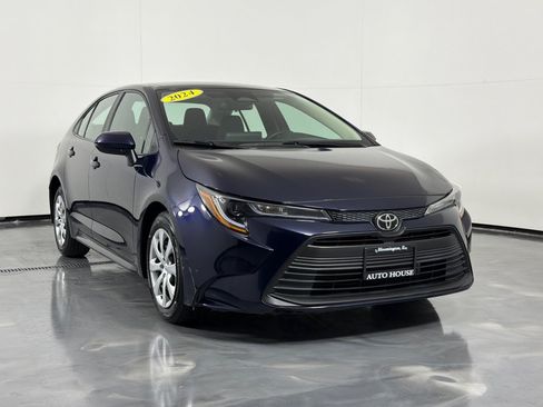 Used 2024 Toyota Corolla LE FWD image 3