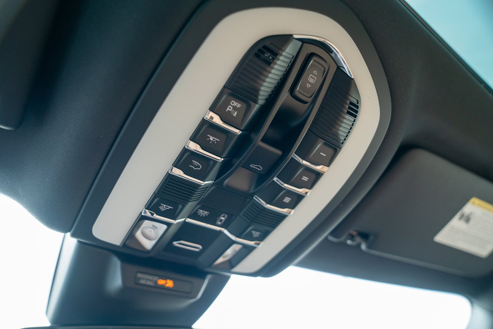 Certified 2026 Porsche Macan AWD/4WD image 22
